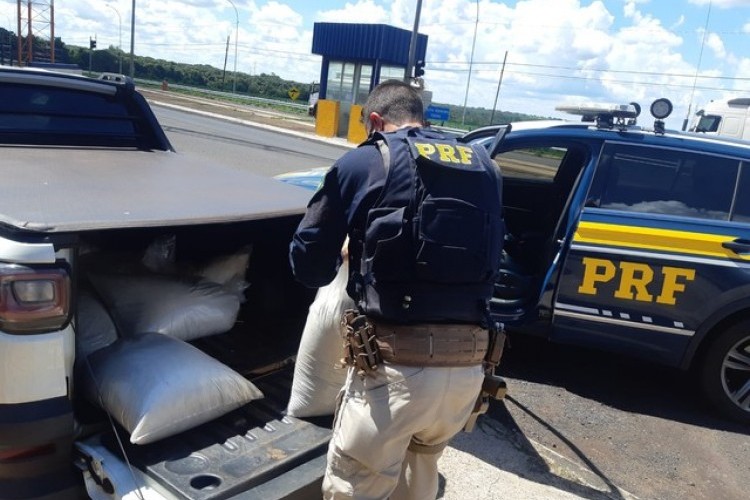 https://radiometropoleam.com.br/uploads/news/Carga de 250 kg de inseticida contrabandeado é apreendida pela PRF em Uberlândia
