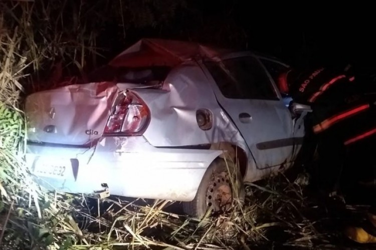 https://radiometropoleam.com.br/uploads/news/Carro capota e mulher morre após ser arremessada do veículo em rodovia de Olímpia