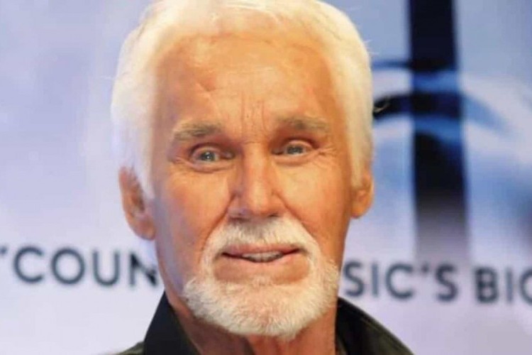 https://radiometropoleam.com.br/uploads/news/Morre Kenny Rogers, um dos maiores astros do country, aos 81 anos