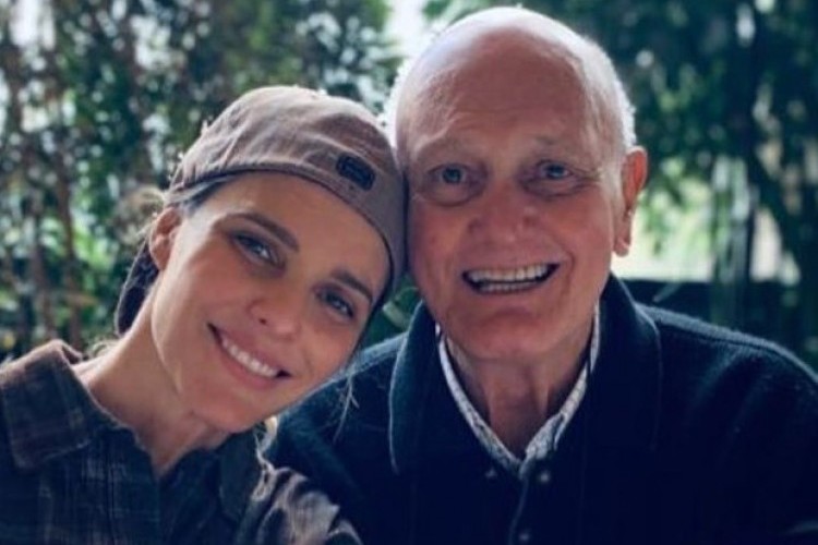 https://radiometropoleam.com.br/uploads/news/Fernanda Lima anuncia morte de seu pai por Covid-19: 'Descansa, paizinho'