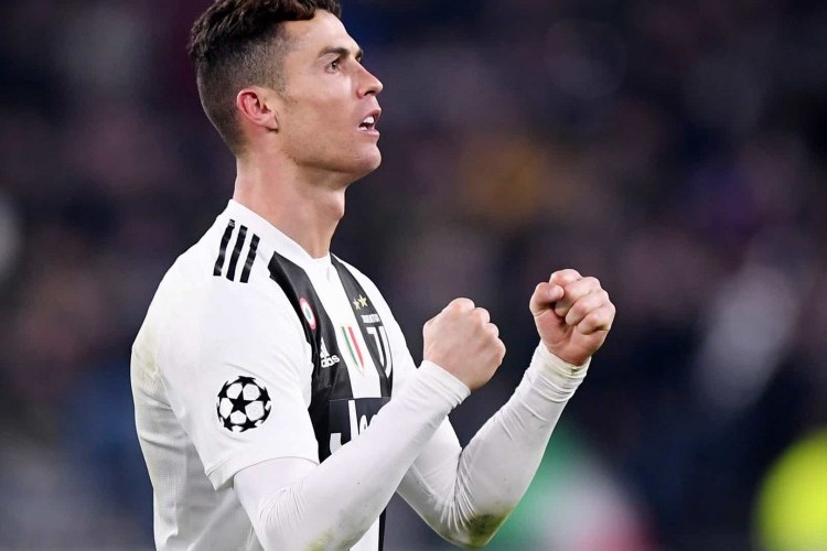 https://radiometropoleam.com.br/uploads/news/Com 3 gols de Ronaldo, Juventus goleia Cagliari e lidera Italiano