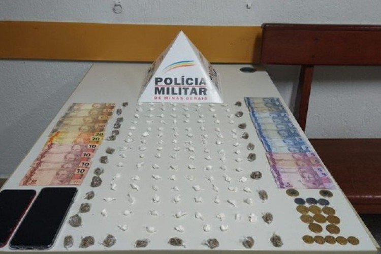 https://radiometropoleam.com.br/uploads/news/Trio é preso após cão farejador encontrar 150 porções de droga escondidas em Uberaba