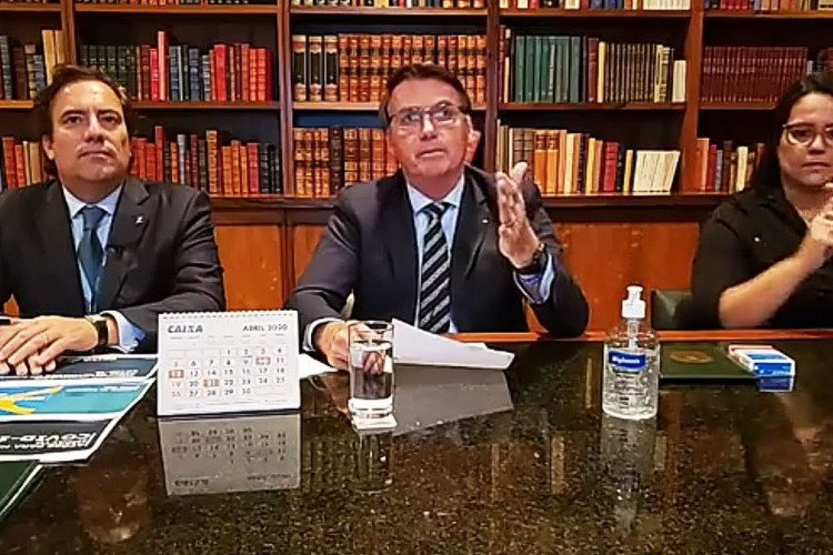https://radiometropoleam.com.br/uploads/news/Bolsonaro espera retomada de atividades no país em até quatro meses