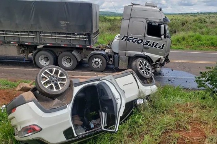 Acidente próximo a Campina Verde deixa feridos