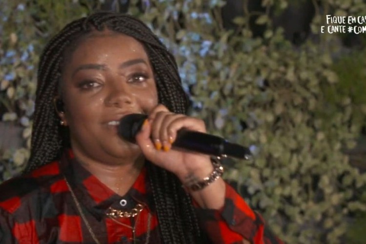 https://radiometropoleam.com.br/uploads/news/Ludmilla leva tombo e cai em piscina durante live, enquanto cantava música de Manu Gavassi