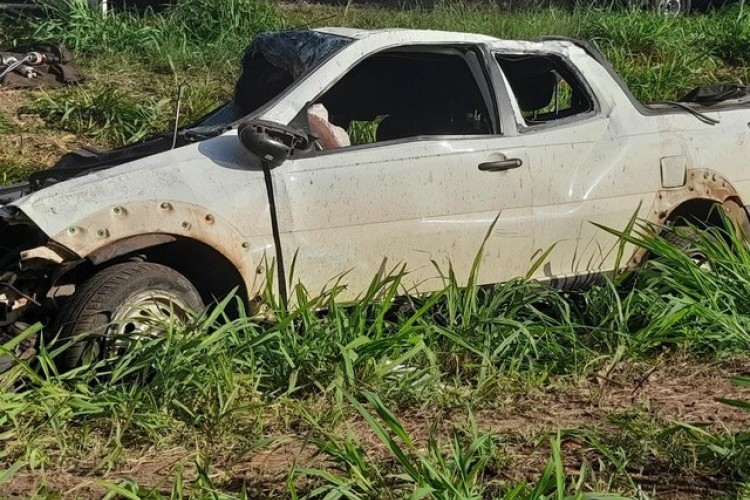 https://radiometropoleam.com.br/uploads/news/Homem morre após carro capotar na BR-153 em Bady Bassitt