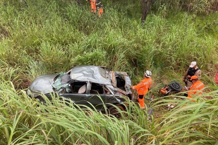 https://radiometropoleam.com.br/uploads/news/Passageiro morre após condutora capotar veículo na MGC-452 em Uberlândia